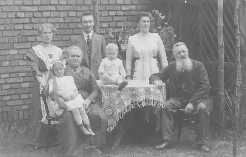 AK - Gruppenfoto Familie versandt 1913