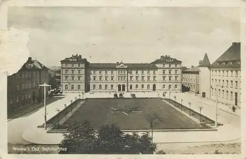 AK - Weiden in Oberpfalz Bahnhofplatz versandt 1930