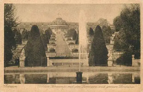 AK - Potsdam Schloss Sanssouci mit den Terrassen und grosser Fontaine