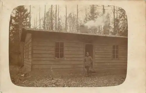 AK - Hütte im Wald Soldat in Uniform nicht versandt