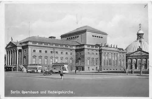 AK - Berlin Opernhaus und Hedwigskirche versandt 1932