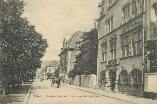 AK - Trier Kaiserstrasse mit Handelskammergebäude