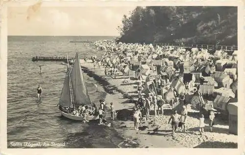 AK - Sellin (Rügen) Am Strand Badespaß versandt 1952
