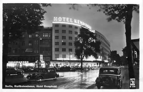 AK - Berlin Kurfürstendamm Hotel Kempinski versandt 1955