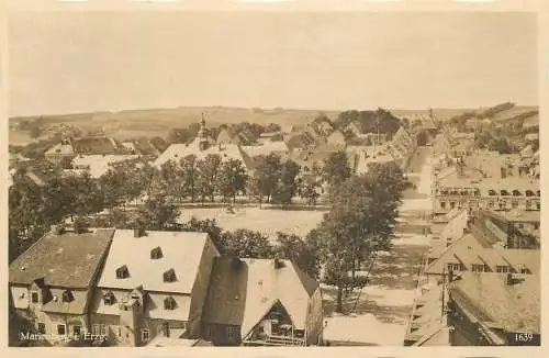 AK Marienberg Marktplatz mit Zschopauer Strasse und Stadttor