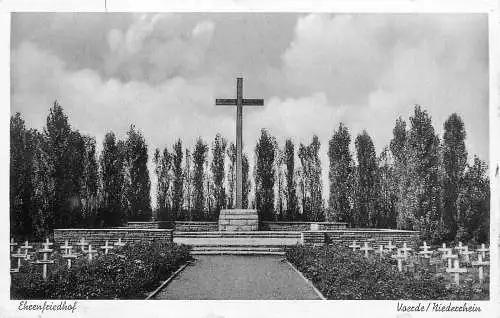 AK - Voerde Niederrhein Ehrenfriedhof nicht versandt