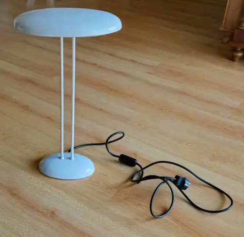 Vintage - ovale Tischlampe, Metall, weiß, Hallogenleuchtmittel