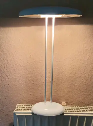 Vintage - ovale Tischlampe, Metall, weiß, Hallogenleuchtmittel