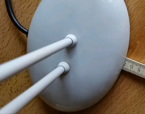 Vintage - ovale Tischlampe, Metall, weiß, Hallogenleuchtmittel