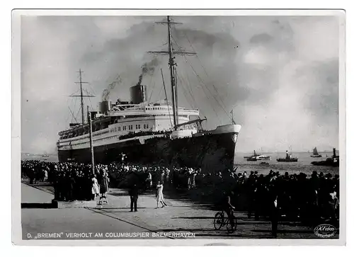 [Echtfotokarte schwarz/weiß] Antike AK - Postkarte - Ansichtskarte - Dampfer "BREMEN" verholt am Columbuspier Bremerhaven. 