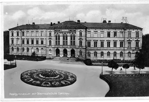 [Echtfotokarte schwarz/weiß] Ak Zwickau in Sachsen, Realgymnasium mit Oberrealschule. 