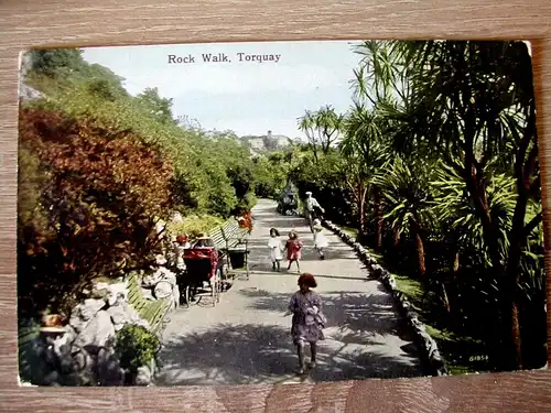 [Echtfotokarte farbig] AK ROCK WALK, TORQUAY, England / Großbritannien. Park, Kinder. 