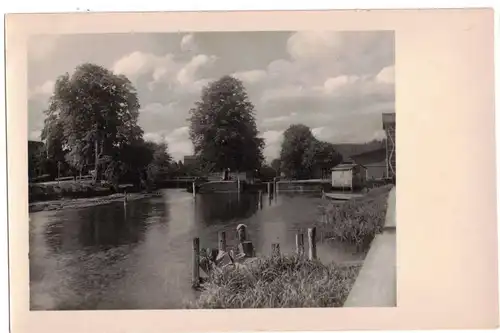 [Echtfotokarte schwarz/weiß] Peene in Malchin mit Brücke