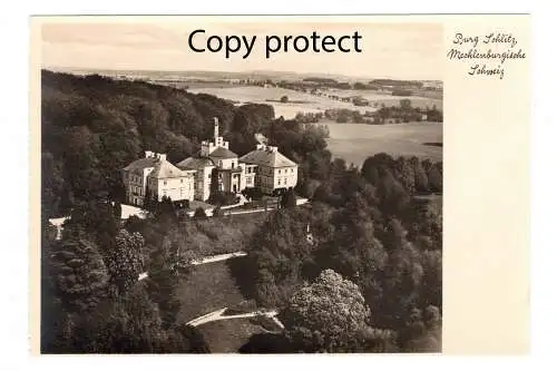[Echtfotokarte schwarz/weiß] Burg Schlitz, Mecklenburgische Schweiz 1935
freigegeben durch das Reichsluftfahrtministerium vom 25.07.1935, Verlag Hansa Luftbild Berlin. 