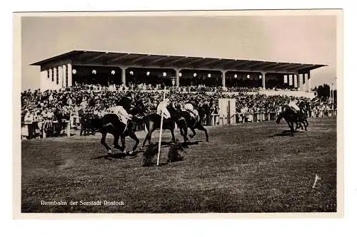 [Echtfotokarte schwarz/weiß] Rennbahn der  Seestadt Rostock   1934. 