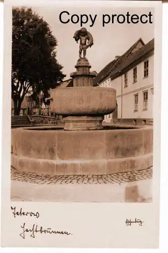 [Echtfotokarte schwarz/weiß] Teterow Hechtbrunnen  1932        Signatur Eschenburg. 