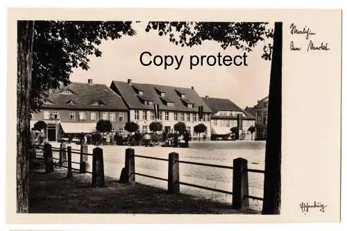 [Echtfotokarte schwarz/weiß] Malchin   Am Markt     1934              Signatur : Eschenburg. 