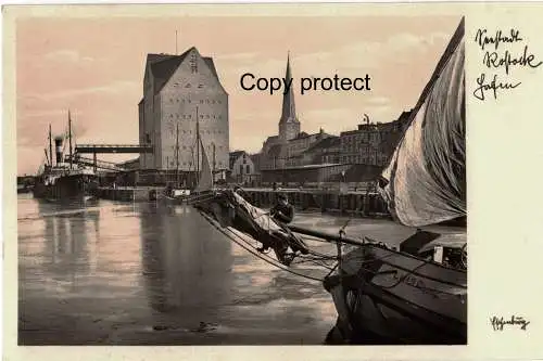 [Echtfotokarte schwarz/weiß] Seestadt Rostock Hafen   1936   Signatur : Eschenburg. 