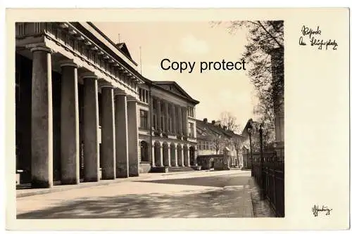 [Echtfotokarte schwarz/weiß] Rostock    Am Blücherplatz  1932   Signatur : Eschenburg. 