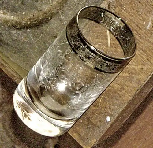 altes kleines glas mit platin rand
