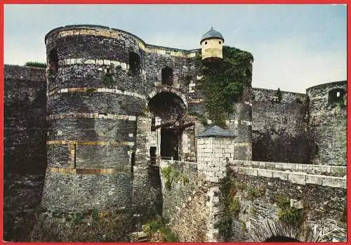 [Ansichtskarte] Maine-et-Loire : Angers,  das Schloss der Foulques ( Château - Castle ). 