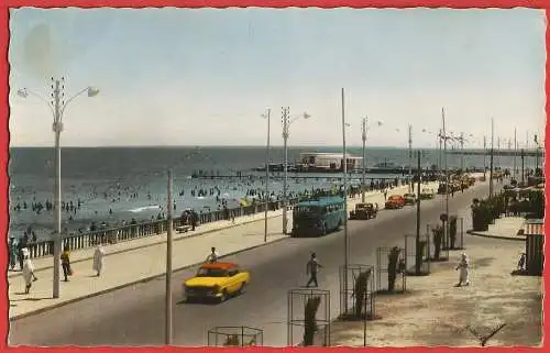 [Ansichtskarte] Tunisien (Tunisie) Sousse : Boulevard Hedi Chaker & der Stand / Plage / Beach. 
