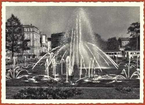 [Ansichtskarte] Deutschland : Karlsruhe : Brunnen & Wasserspiele am Festplatz. 