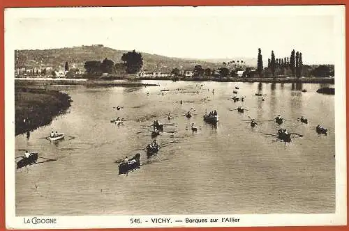 [Ansichtskarte] Frankreich - Allier ( 03 ) Vichy : Boote auf dem Allier. 