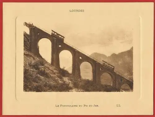 [Ansichtskarte] France - Hautes-Pyrénées (65) Lourdes : Le Funiculaire du Pic du Jer /
Frankreich : Der Seilbahn. 
