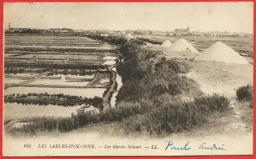 [Ansichtskarte] France - Vendée ( 85 ) Les Sables d Olonne : Les marais salants  /
Frankreich : Salzwiesen. 