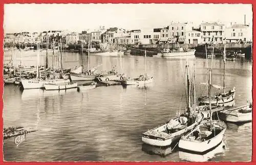 [Ansichtskarte] France - Vendée ( 85 ) Les Sables d Olonne : Le port  /
Frankreich : Der Hafen. 