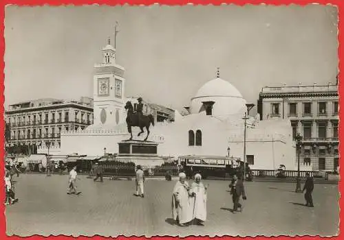 [Ansichtskarte] Algerien - Alger : Sidi Abderrahman Moschee und die Statue des Herzogs von Orleans. 