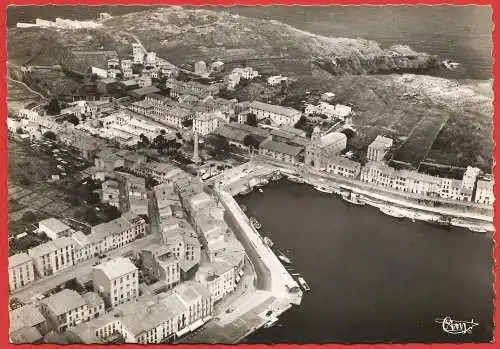 [Ansichtskarte] Frankreich - Pyrénées Orientales ( 66 ) Port-Vendres : Luftaufnahme des Hafens
Frankreich. 