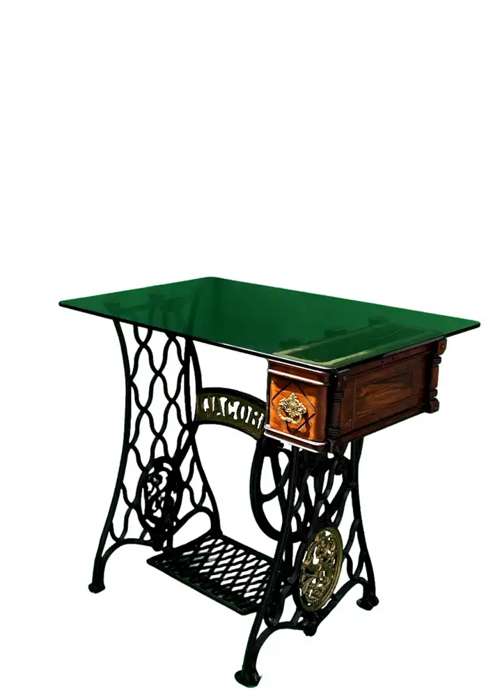 Tisch mit Rauchglas Platte, Unterbau Jacobi Nähmaschinengestell 2