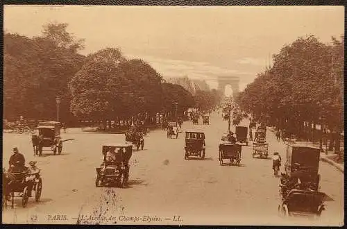 [Echtfotokarte schwarz/weiß] Paris in Frankreich, Champs Élysées - Straßenverkehr. 