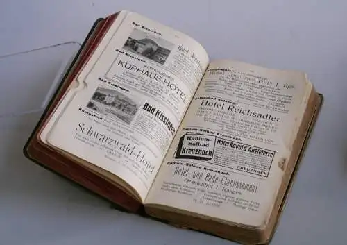 Continental- Handbuch für Automobilisten und Motorradfahrer 1914 - Ausgabe Deutschland -  Hannover, Continental-Caoutchouc- und Gutta-Percha-Companie, 1914. 