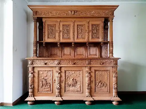 Anrichte, Säulenaufsatz-Buffet, Eiche, hell, gewachst, mit aufwendigen Schnitzereien, Historismus.