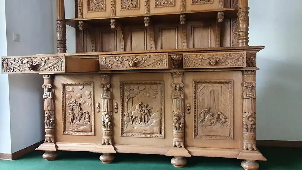 Anrichte, Säulenaufsatz-Buffet, Eiche, hell, gewachst, mit aufwendigen Schnitzereien, Historismus. 2