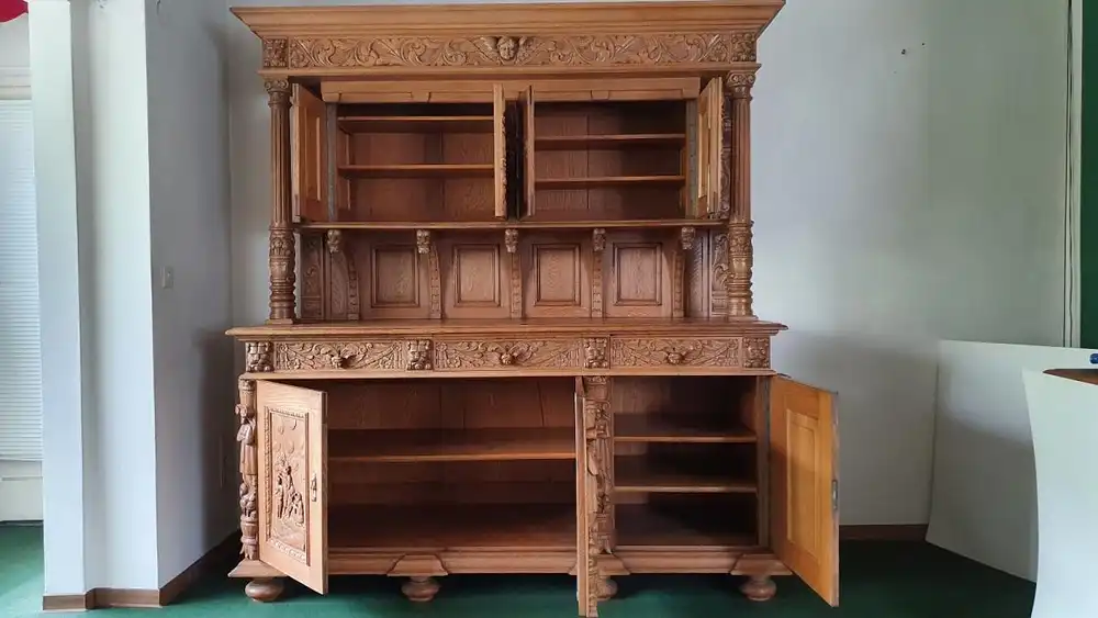 Anrichte, Säulenaufsatz-Buffet, Eiche, hell, gewachst, mit aufwendigen Schnitzereien, Historismus. 3