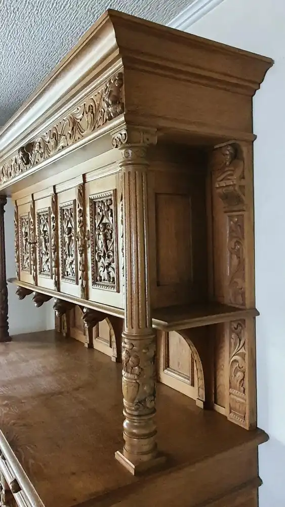 Anrichte, Säulenaufsatz-Buffet, Eiche, hell, gewachst, mit aufwendigen Schnitzereien, Historismus. 4