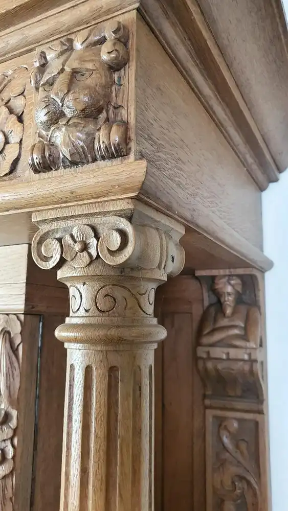 Anrichte, Säulenaufsatz-Buffet, Eiche, hell, gewachst, mit aufwendigen Schnitzereien, Historismus. 5