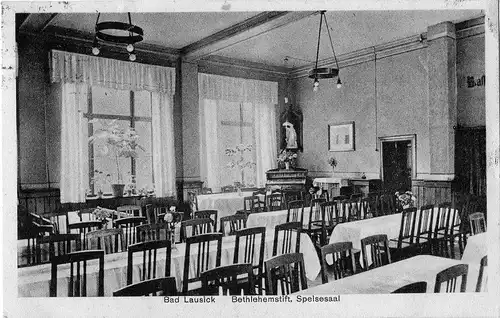 [Ansichtskarte] Bad Lausick  Betlehemstift Speisesaal  - gelaufen mit Text und gestempelter Briefmarke siehe S/W-Scan - im Original bränlicher Farbton. 