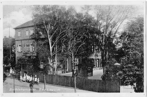 [Ansichtskarte] Bad Lausick  Betlehemstift  - gelaufen mit Text und gestempelter Briefmarke siehe S/W-Scan - im Original bräunlicher Farbton. 