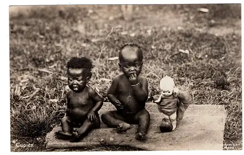 [Echtfotokarte schwarz/weiß] Cupies. Copyright R. 402. ungelaufen,  siehe Scan. 