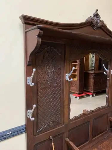 Antike imposante Historismus Garderobe mit Truhen Bank,   - Lieferung möglich!