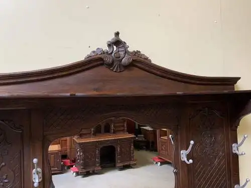Antike imposante Historismus Garderobe mit Truhen Bank,   - Lieferung möglich!