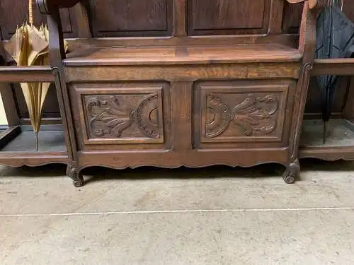 Antike imposante Historismus Garderobe mit Truhen Bank,   - Lieferung möglich!