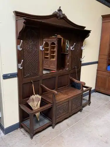 Antike imposante Historismus Garderobe mit Truhen Bank,   - Lieferung möglich!