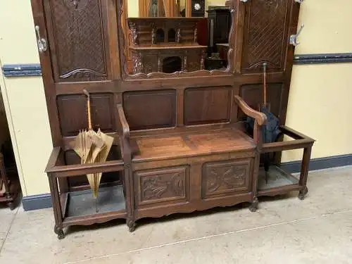 Antike imposante Historismus Garderobe mit Truhen Bank,   - Lieferung möglich!