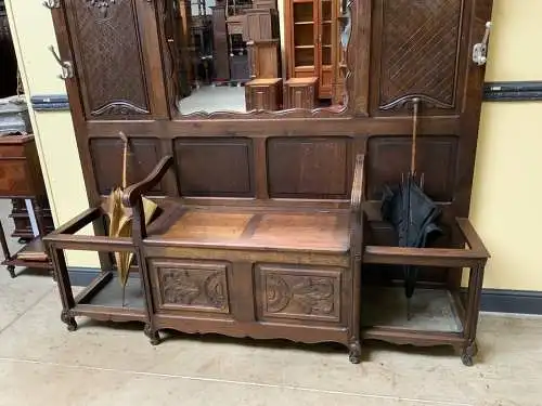Antike imposante Historismus Garderobe mit Truhen Bank,   - Lieferung möglich!